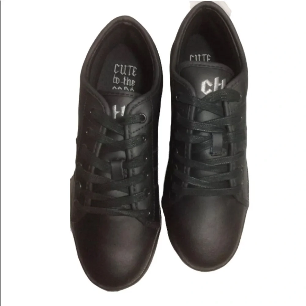 NIB CUTE TO THE CORE LEATHER FLATFORM SNEAKERS BLK